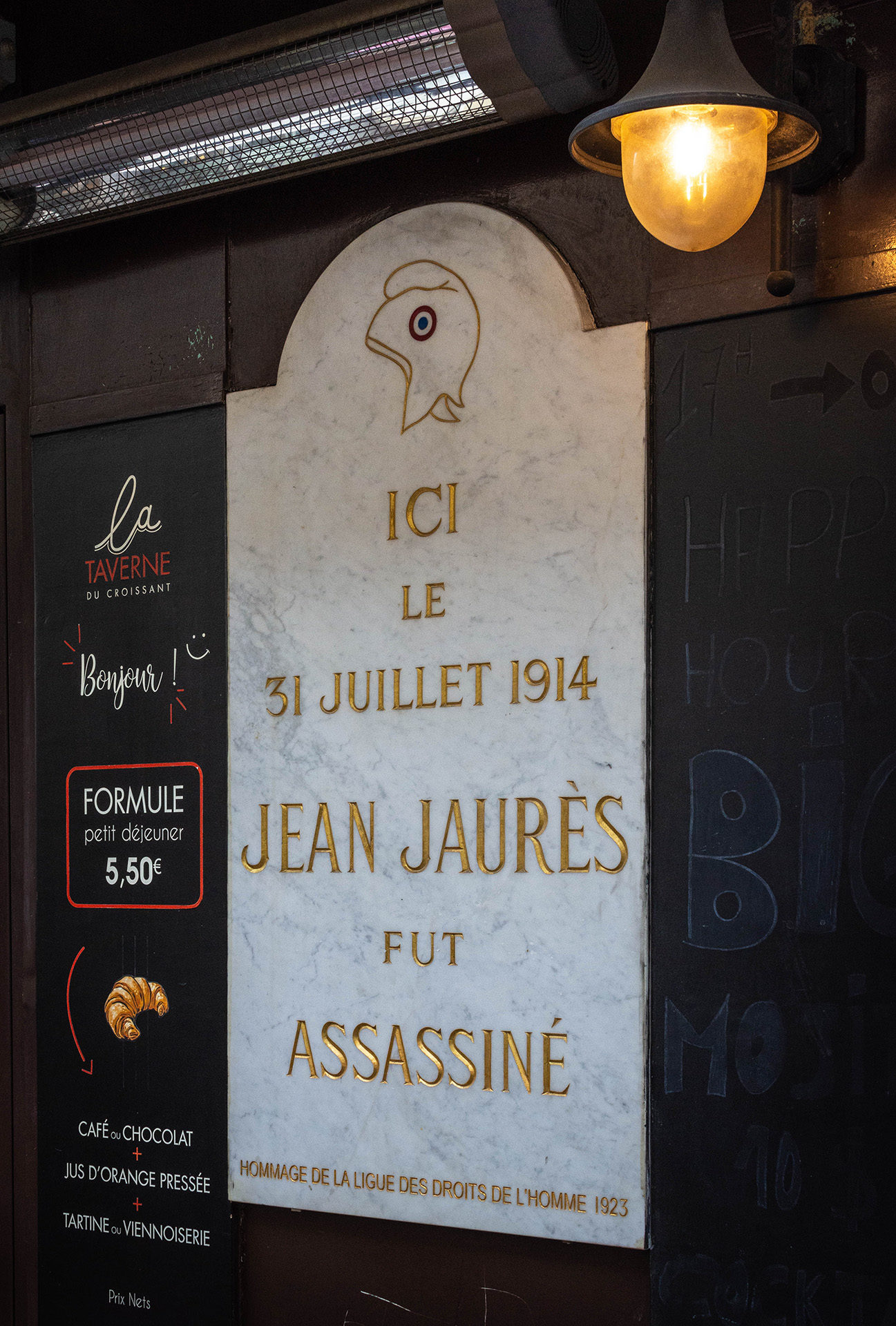 The plaque commemorating the assassination of Jean Jaurès outside the Taverne du Croissant, Rue du Montmartre, Paris