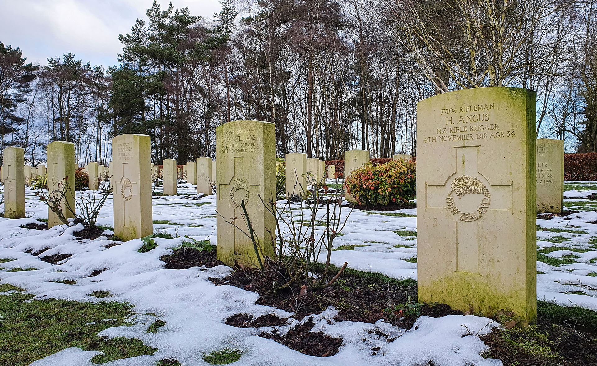 Soldiers from the New Zealand Rifle Brigade are buried at the Commonwealth War Graves Commission cemetery near Broadhurst Green
