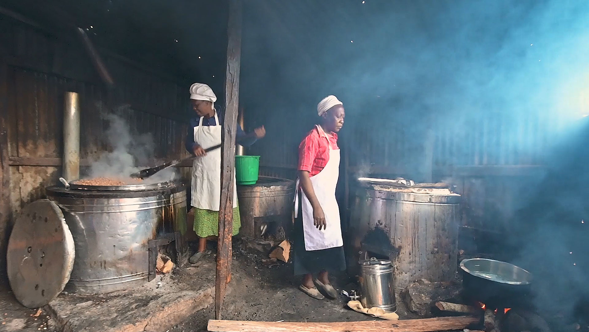 A majority of school kitchens across Sub-Saharan Africa cook with biomass, exposing cooks, pupils and staff to high levels of pollution