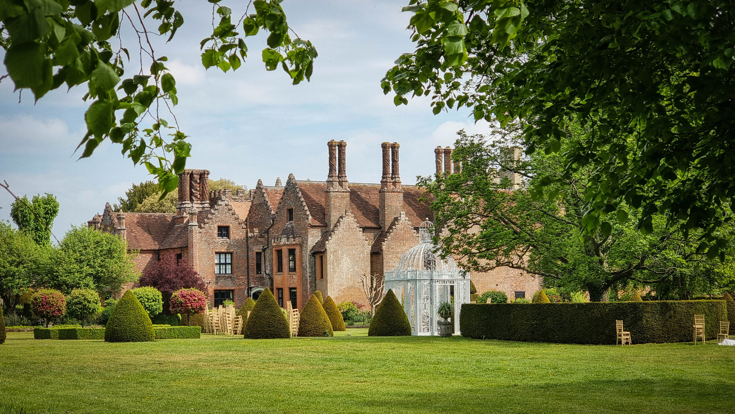15th century Chenies manor house and garden, visited by Queen Elizabeth I in 1570, now privately owned and a popular venue for weddings and other events. The house can be visited on a limited number of days