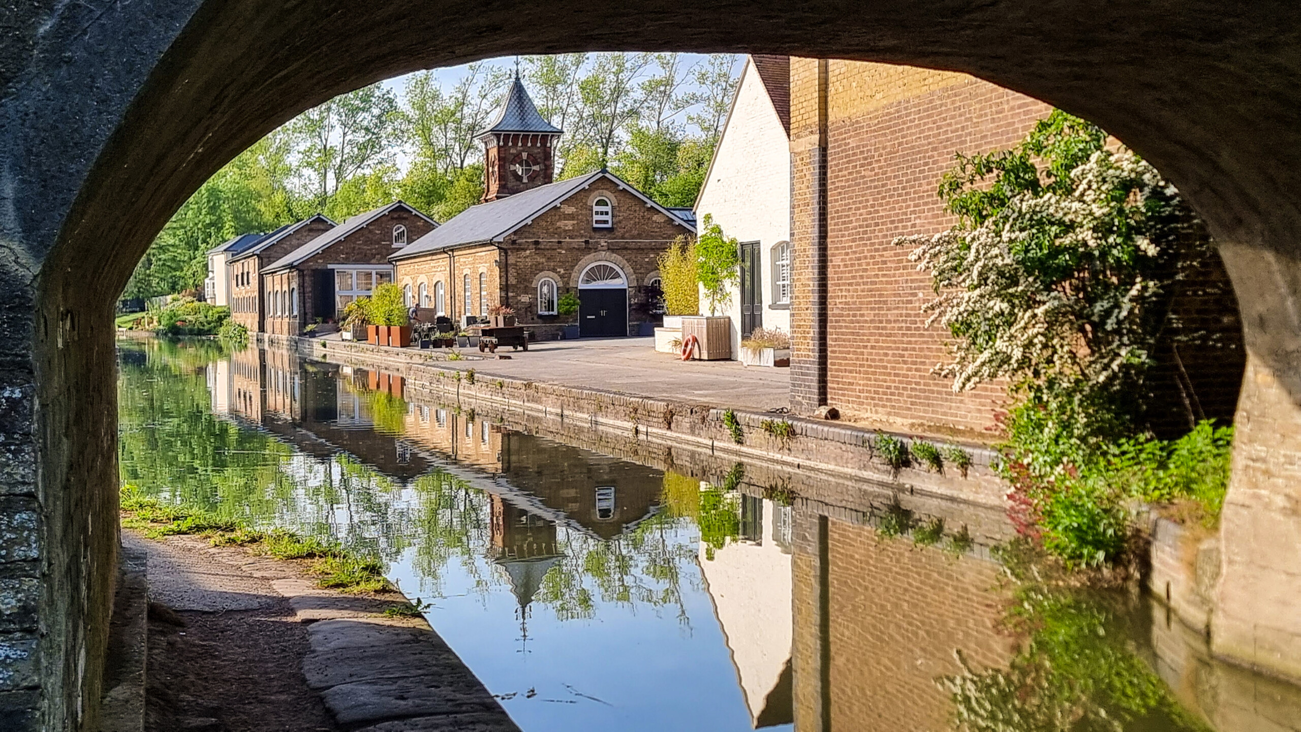 Grand Union Canal and wharf at Bulbourne, near Tring
