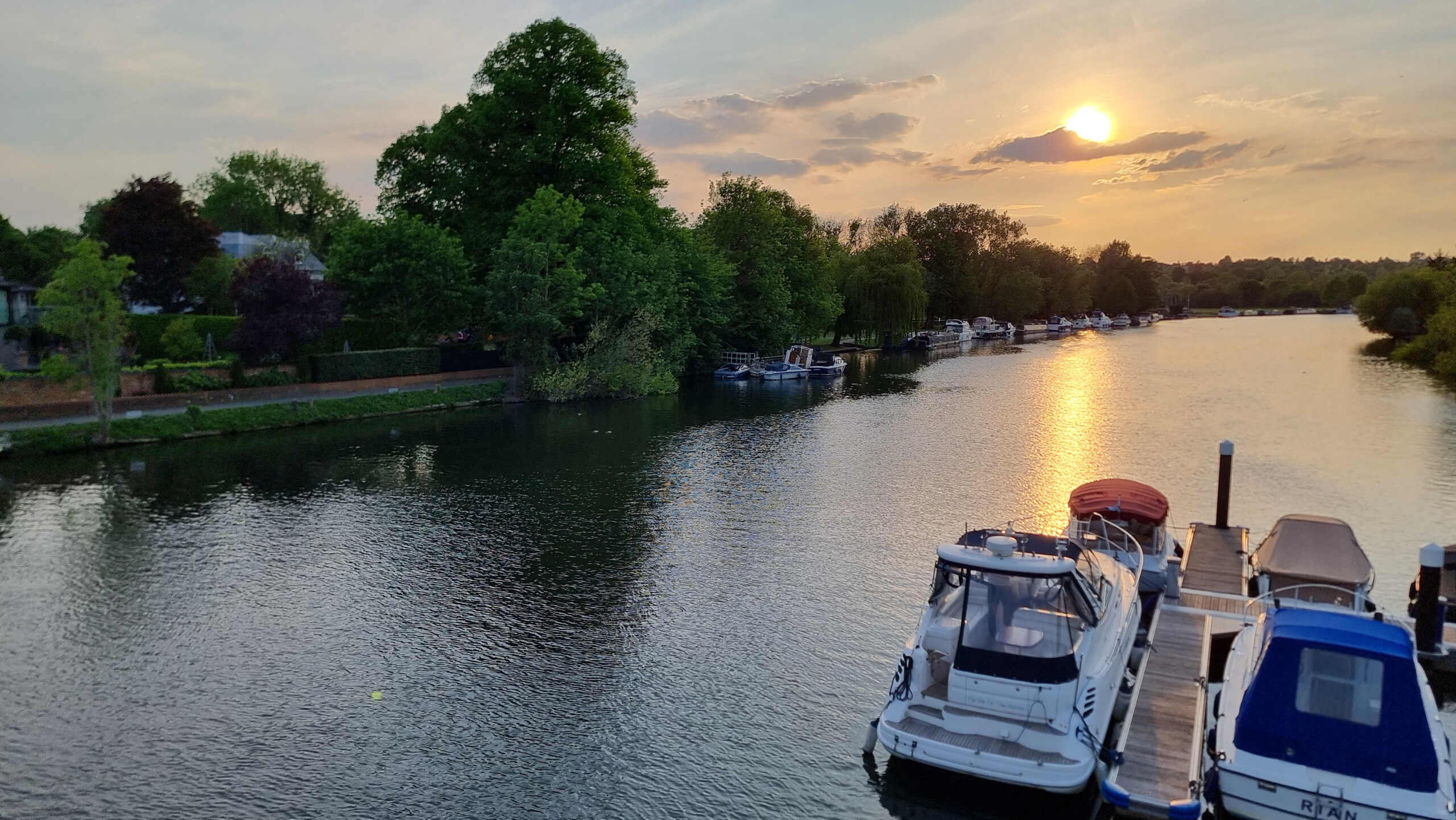 Lovely evening light over the Thames at Cookham